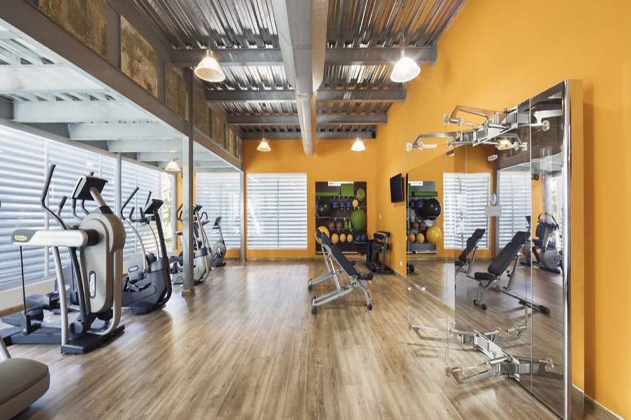 El Embajador, A Royal Hideaway Hotel Santo Domingo Kültér fotó The gym at the 2012 Olympic Village