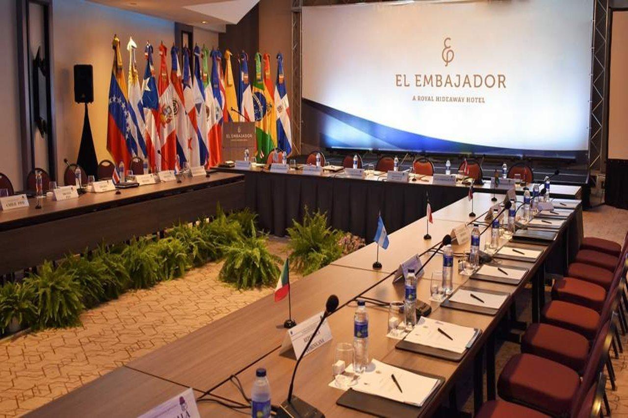 El Embajador, A Royal Hideaway Hotel Santo Domingo Kültér fotó The 2011 Summit of the Community of Portuguese Speaking Countries